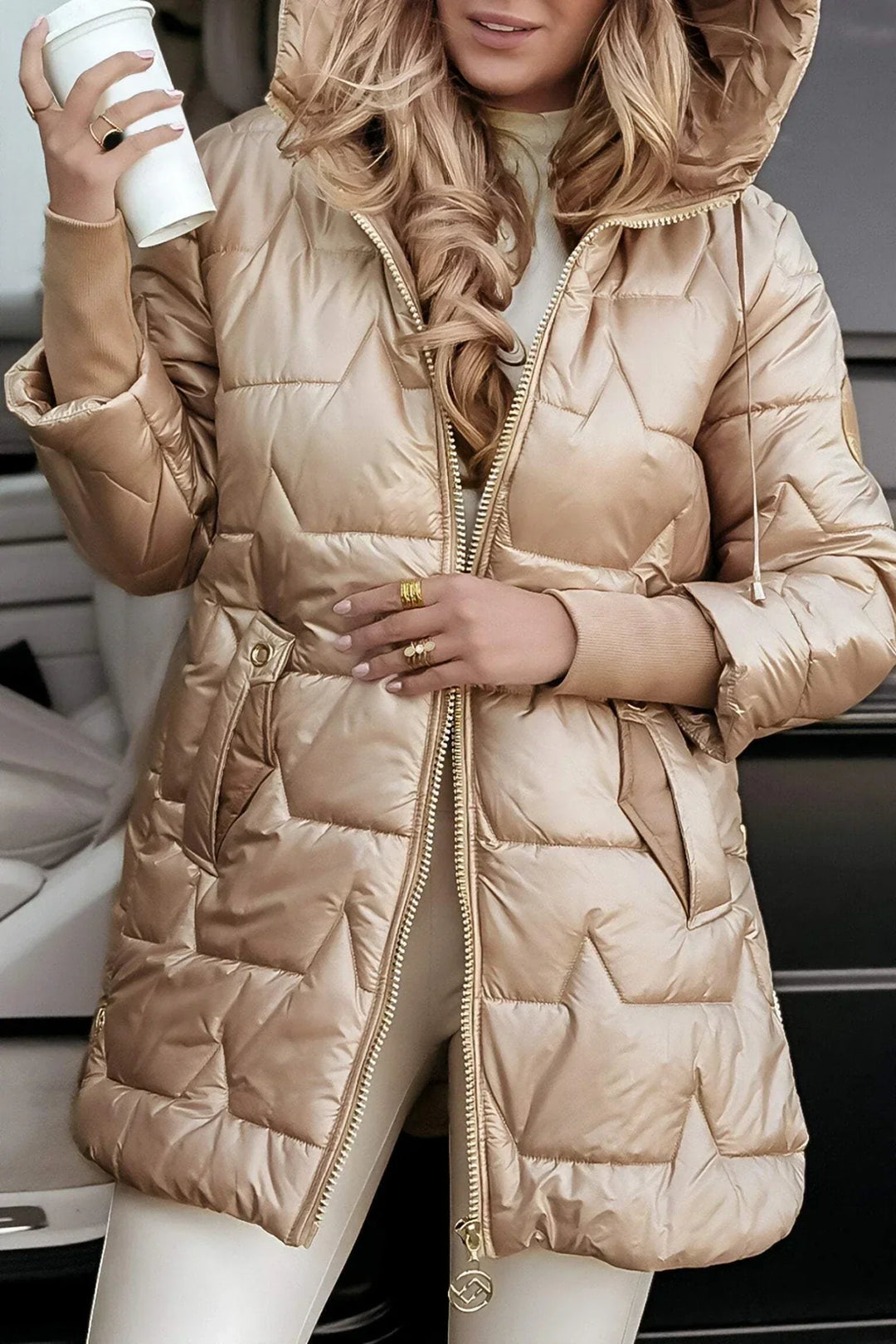ASTRID - Elegante Winterjacke mit Kapuze und Futter
